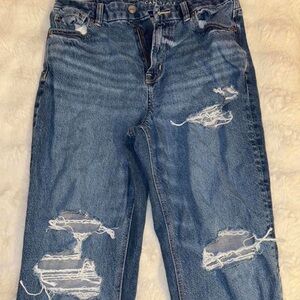 American Eagle distressed straight-leg jeans ₊˚✧💙